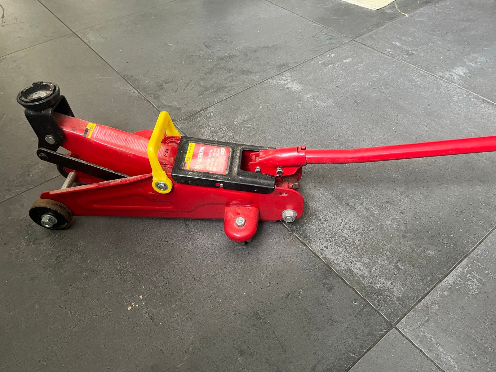 Hydraulische garagekrik 2000kg, Ophalen, Gebruikt, Hydraulisch, Garagekrik