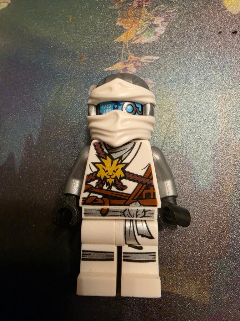 LEGO Ninjago Zane Titanium Ninja - Day of the Departed, Verzenden