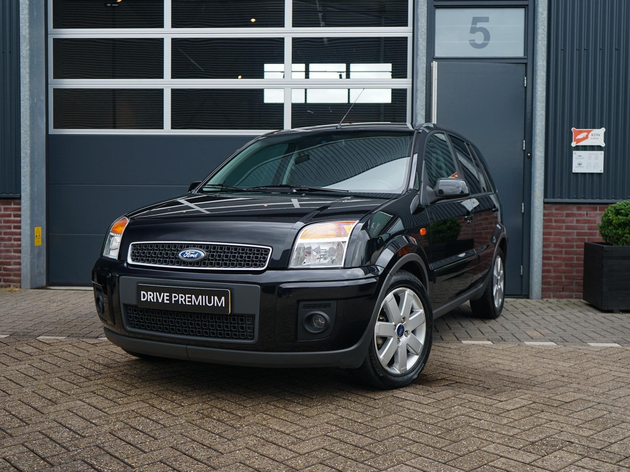 Ford Fusion 1.6-16V Futura, Auto's, 101 pk, Gebruikt, 1064 kg, Zwart