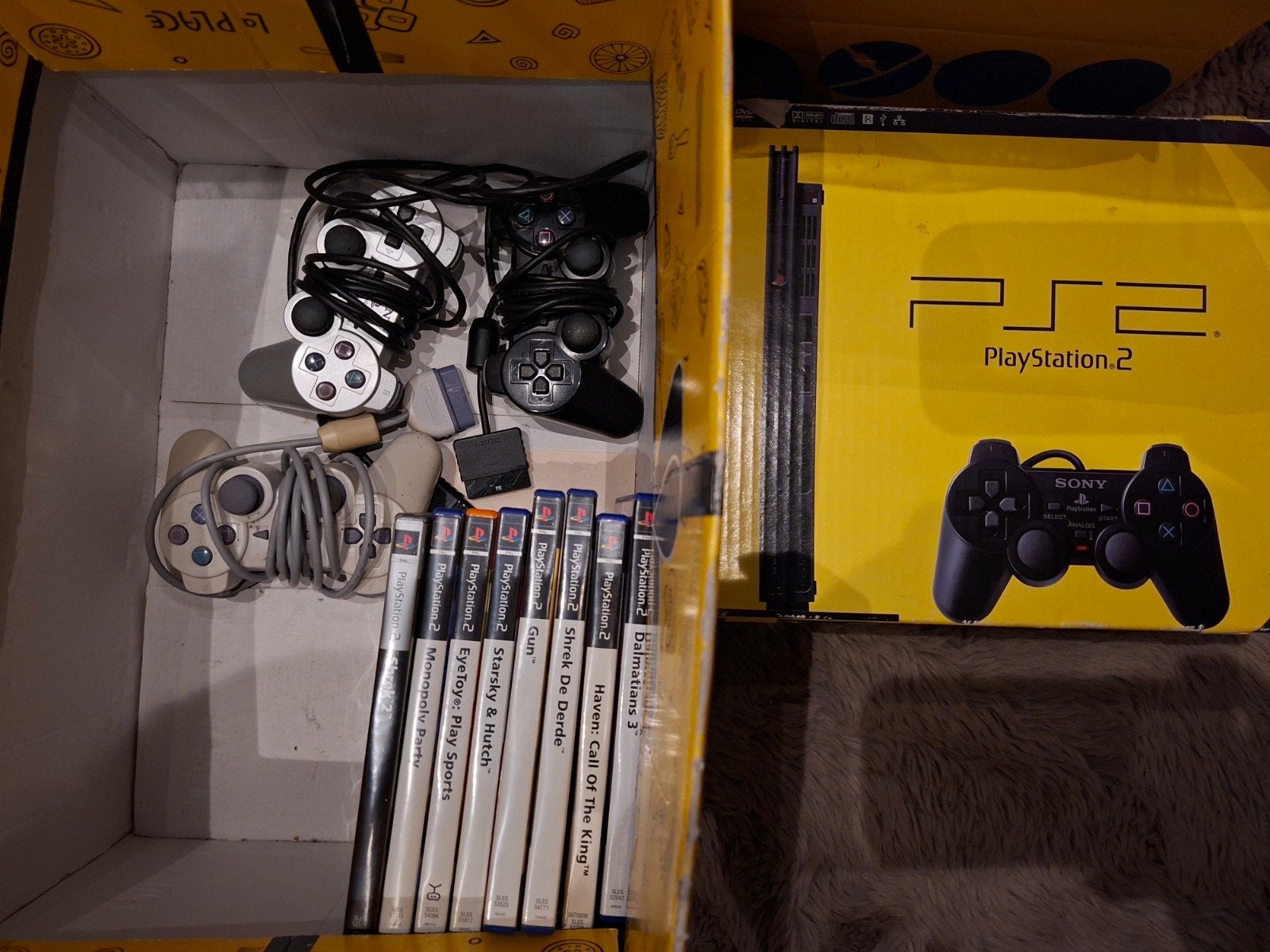 PlayStation 2 met 3 controllers en 8 games, Spelcomputers en Games, Spelcomputers | Sony PlayStation 2, Zwart, Ophalen of Verzenden
