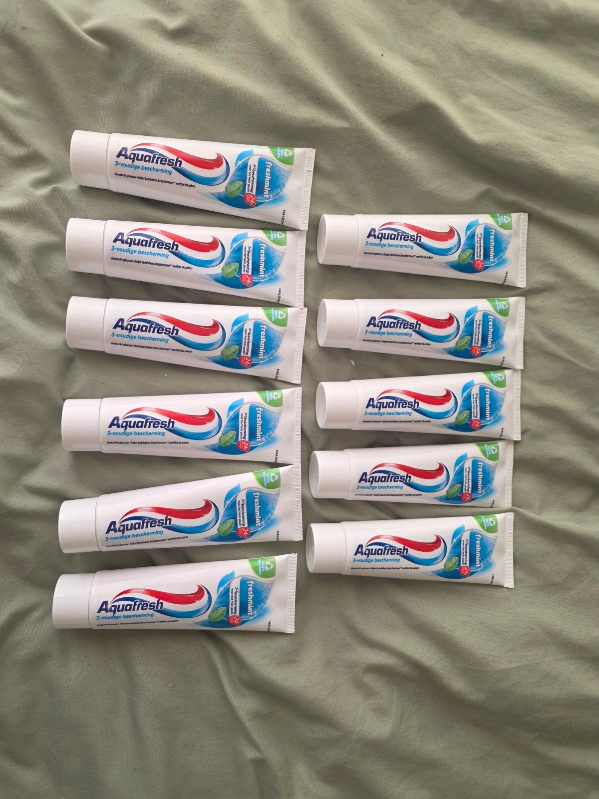 Aquafresh Tandpasta 3-voudige Bescherming (11 stuks), Sieraden, Tassen en Uiterlijk, Uiterlijk | Lichaamsverzorging, Ophalen of Verzenden