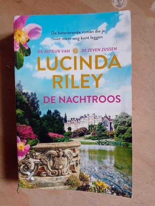 De Zeven Zussen Lucinda Riley - nachtroos - vlinderkamer, Ophalen, Gelezen, Lucinda Riley