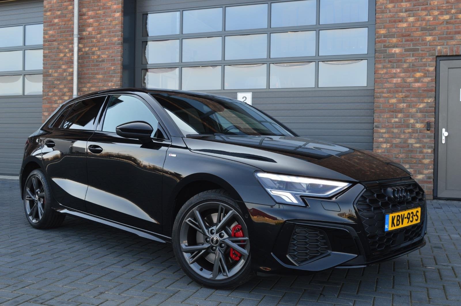 Audi A3 Sportback 45 TFSIe S Edition Competition | Gereserve, 77 km/l, Gebruikt, Euro 6, 4 cilinders
