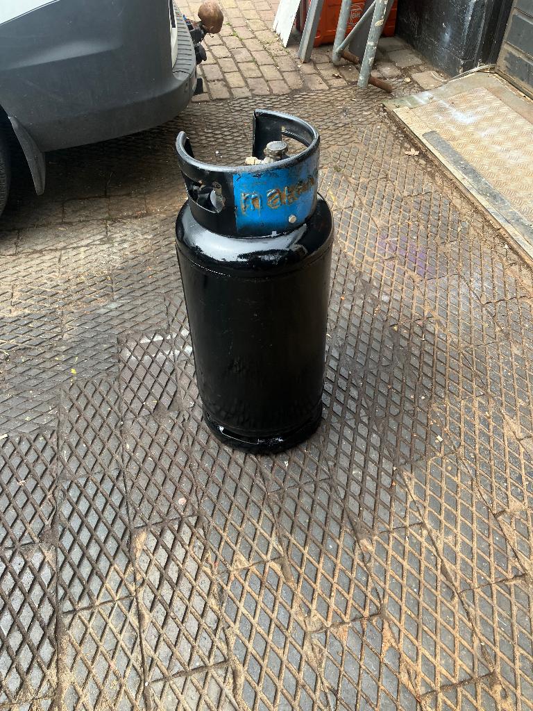 Hervulbare gasfles lpg, Ophalen, Gebruikt