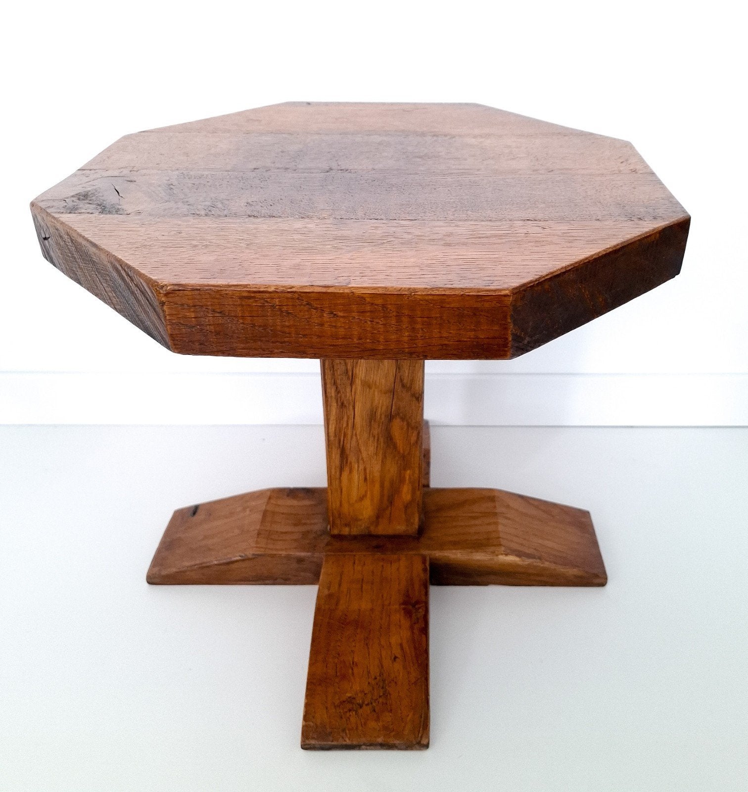 Vintage brutalist bijzettafel eikenhout 8 hoekig, Minder dan 55 cm, Gebruikt, Ophalen of Verzenden, X