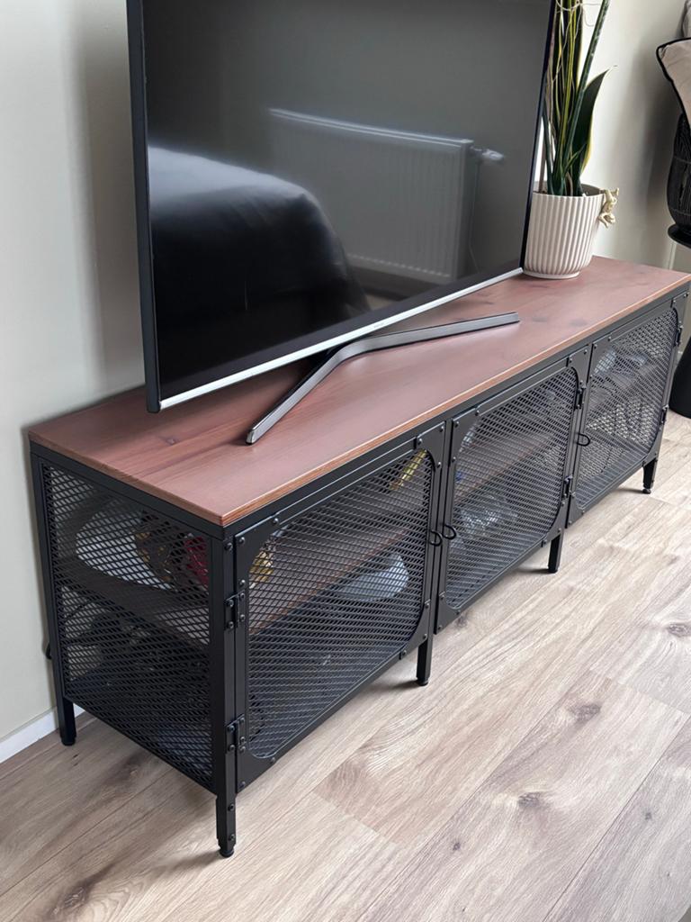 Ikea tv-meubel met industriële look, Ophalen, 100 tot 150 cm, Zo goed als nieuw, Minder dan 100 cm