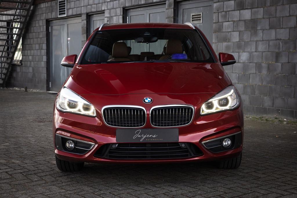 BMW 2-serie Active Tourer 225i xDrive Luxury AUT-8 (231pk) u, Auto's, Automaat, 1998 cc, 15 km/l, Gebruikt