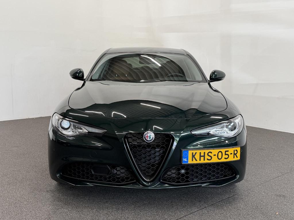 Alfa Romeo Giulia 2.0T 200pk Sprint Aut. Navigatie Apple Car, Automaat, 745 kg, Achterwielaandrijving, Leder en Stof
