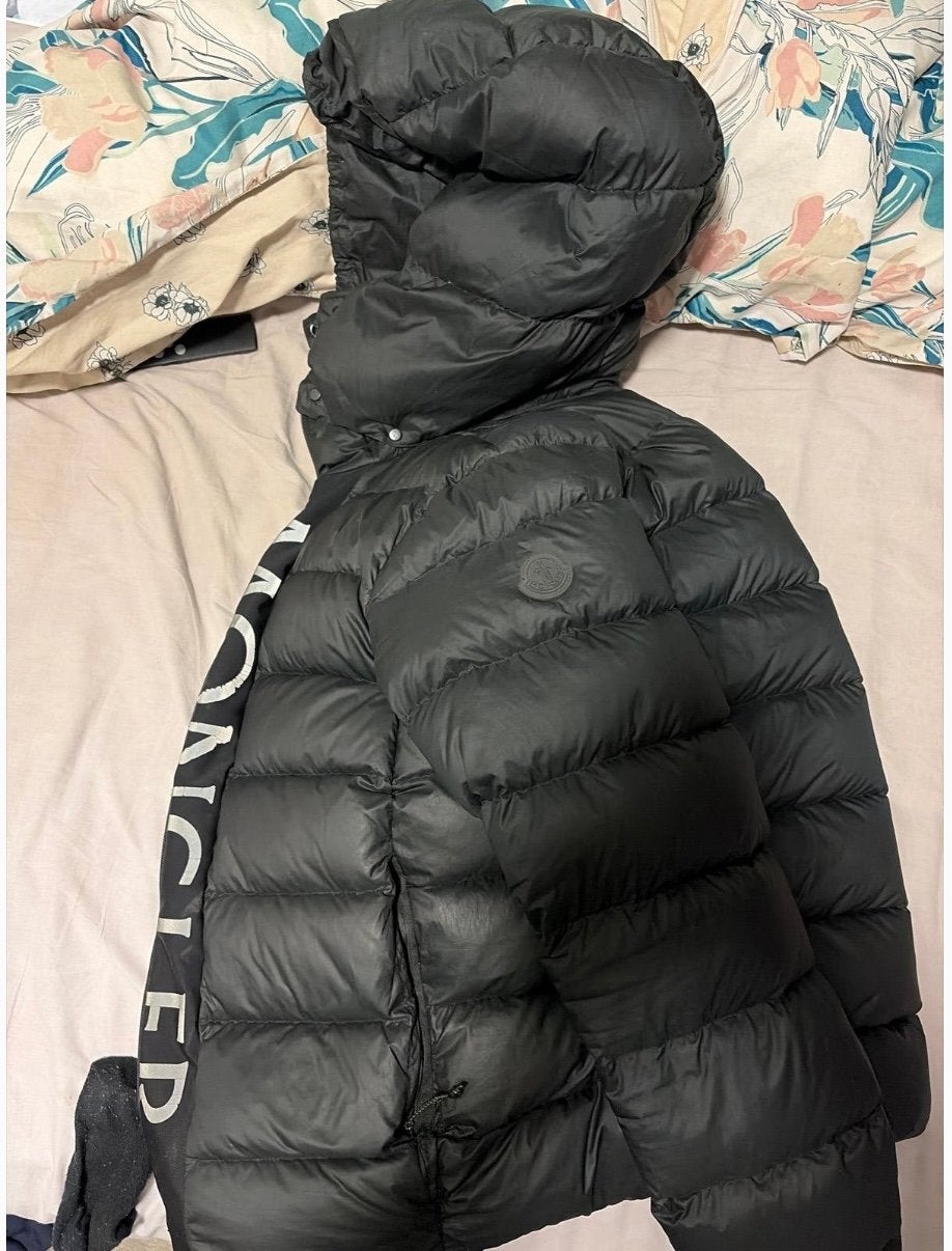 Moncler Zwarte Jas Maat M, Ophalen of Verzenden, Zo goed als nieuw, Maat 48/50 (M), Zwart
