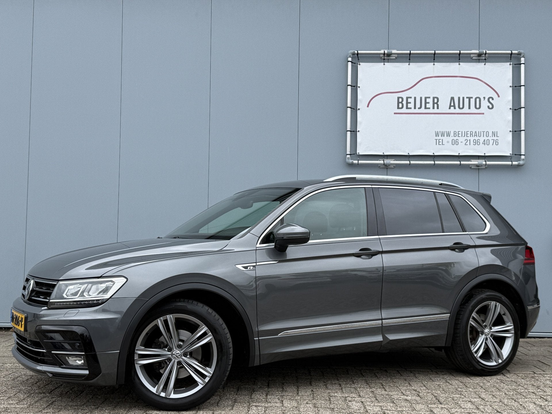 Volkswagen Tiguan 1.4 TSI Highline Business R Trekhaak/Apple, Voorwielaandrijving, Stof, Gebruikt, Euro 6
