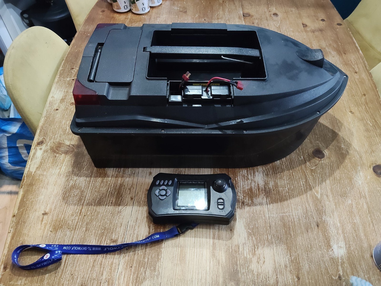 Voerboot met Fishfinder - ZONDER LADER, Ophalen, Gebruikt, Overige typen