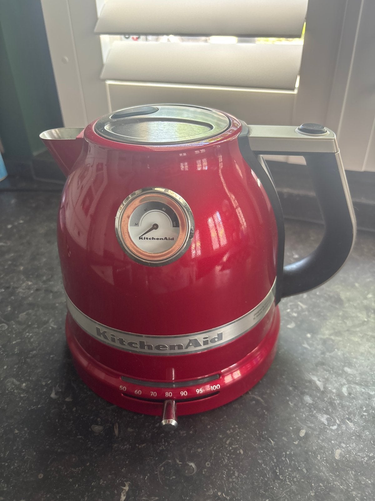 KitchenAid waterkoker - Rood - Perfecte staat, 1 tot 2 liter, Ophalen, Zo goed als nieuw, Rvs