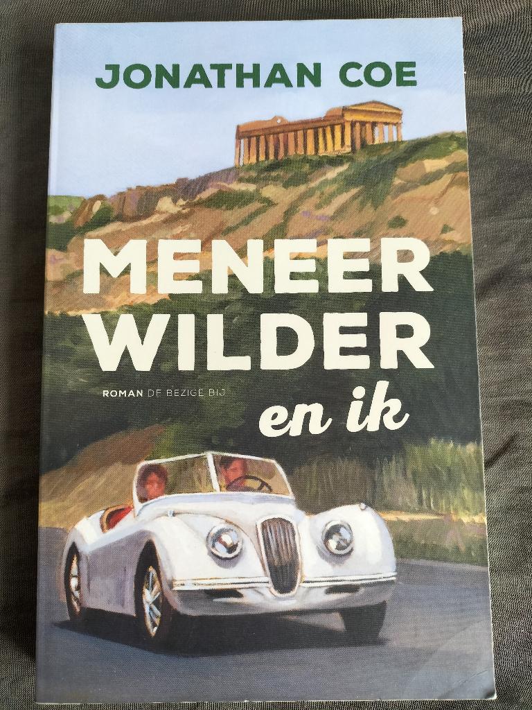 Jonathan Coe - Meneer Wilder en ik, Boeken, Ophalen of Verzenden, Zo goed als nieuw, Jonathan Coe