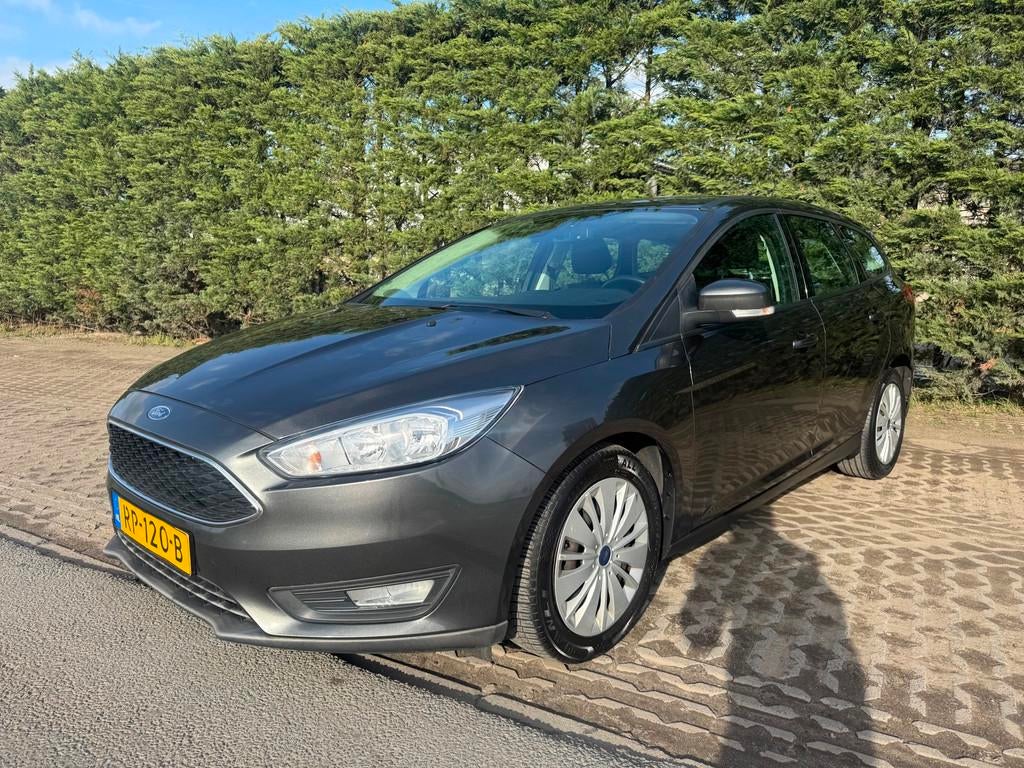 Ford Focus Wagon 1.5 TDCI Lease Edition, Gebruikt, 4 cilinders, Origineel Nederlands, Zilver of Grijs