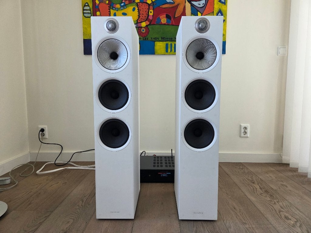 Bowers & Wilkins 603 speakers Satin White – 1e eigenaar, Vloerstaande luidspreker, Zo goed als nieuw, Bowers & Wilkins (B&W), Basreflex
