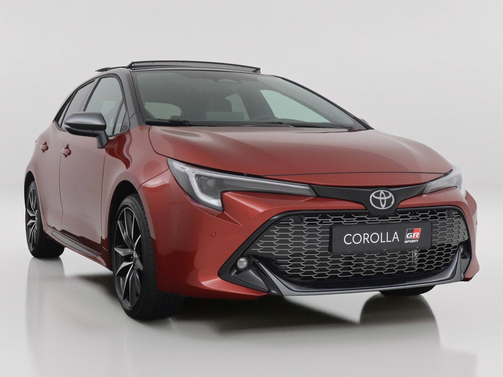 Toyota Corolla Hybrid 140 GR Sport Plus Pack (bj 2026), 12 maanden, Zwart, 179 pk, Origineel Nederlands