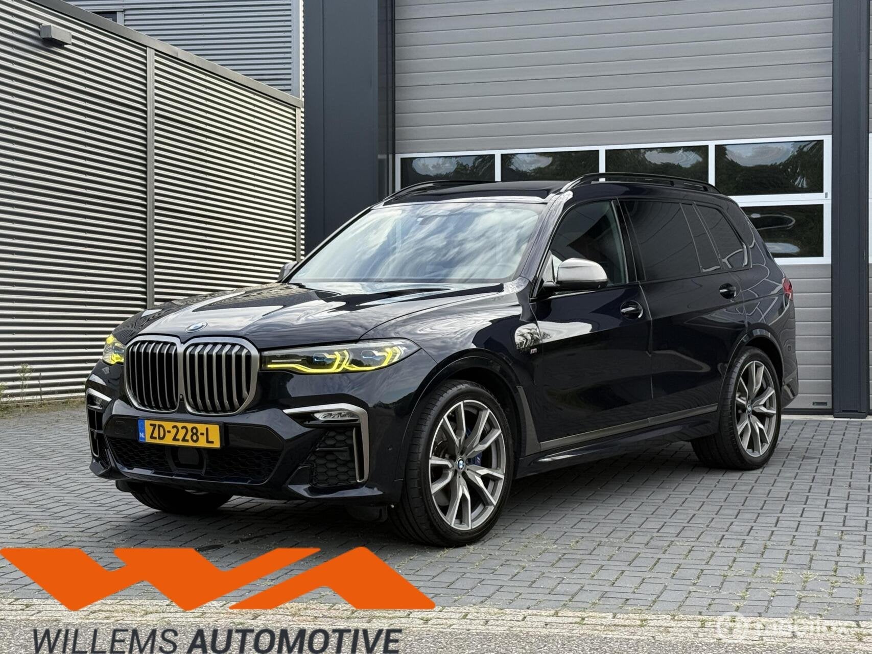 BMW X7 M50d 6p. 400PK Full Optie|Pano|Laser|Lucht|B&W|, Auto's, Euro 6, 2993 cc, Automatische klimaatregeling, Zwart