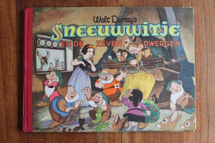 Sneeuwwitje en de zeven dwergen plaatjesalbum Margriet 1955, Ophalen of Verzenden, Gelezen, Plaatjesalbum