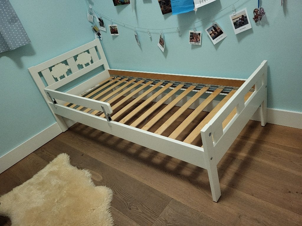 KRITTER Peuterbed met lattenbodem, wit, 70x160 cm, Ophalen, 70 tot 85 cm, 140 tot 160 cm, Zo goed als nieuw