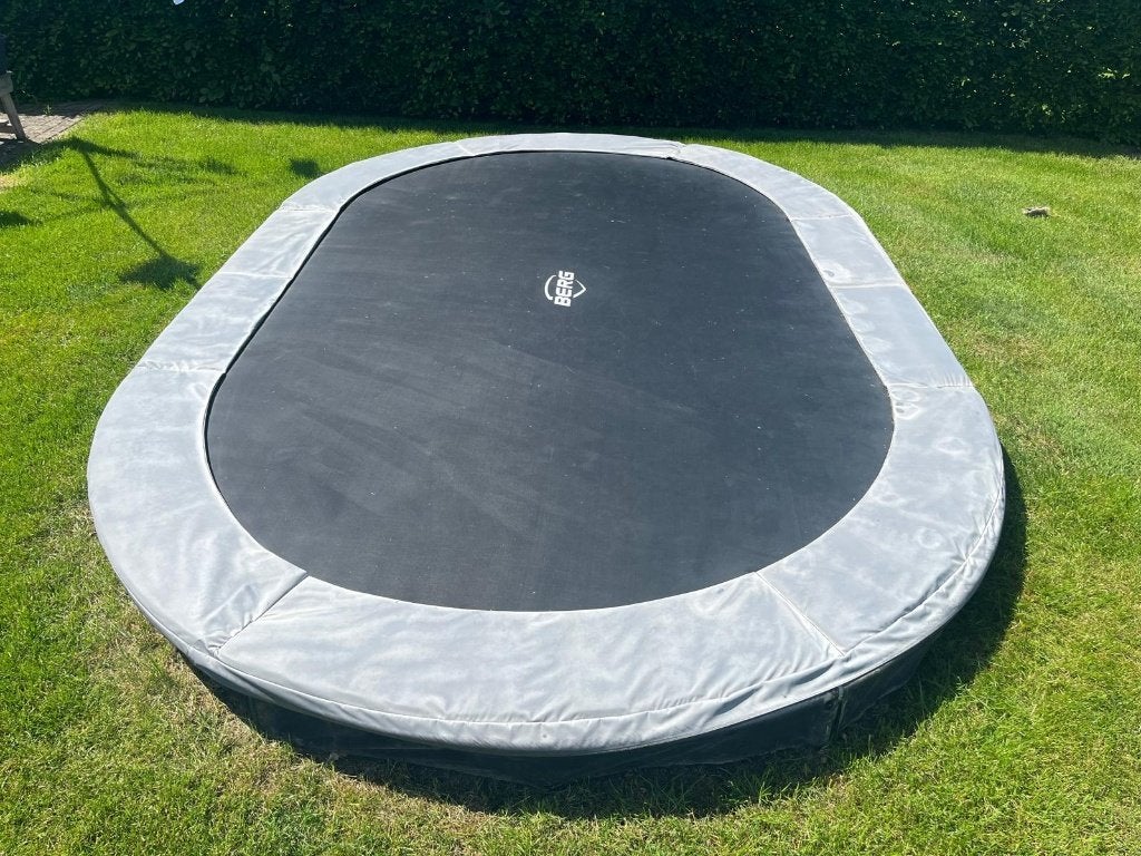 Berg grote ovale trampoline, Ophalen, Gebruikt