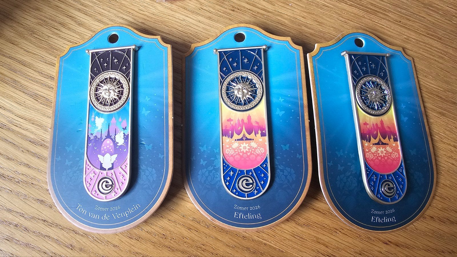 Efteling Zomer 2026 Pins - Set van 3 (Nieuw), Ophalen of Verzenden, Nieuw, Button of Speldje