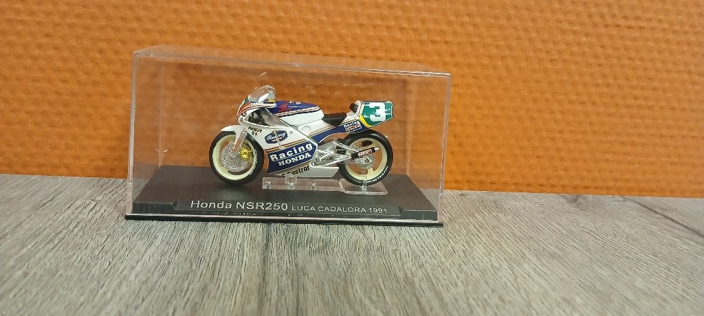 Honda nsr250 Luca Cadalora (1991), Ophalen of Verzenden, Zo goed als nieuw, 1:9 t/m 1:12, Motor