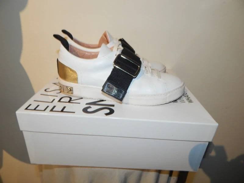Elisabetta Franchi witte leren sneakers band gouden details, Wit, Sneakers of Gympen, Gedragen, Elisabetta Franchi