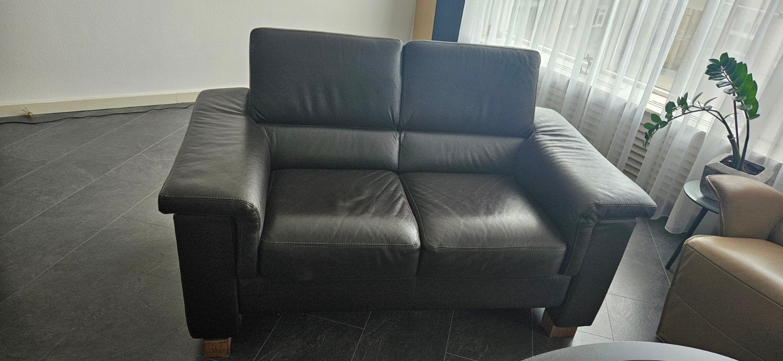 Leren bank - 2-zits - L 160cm D 90cm - Verstelbare hoogte, Gebruikt, 150 tot 200 cm, Tweepersoons, Ophalen of Verzenden