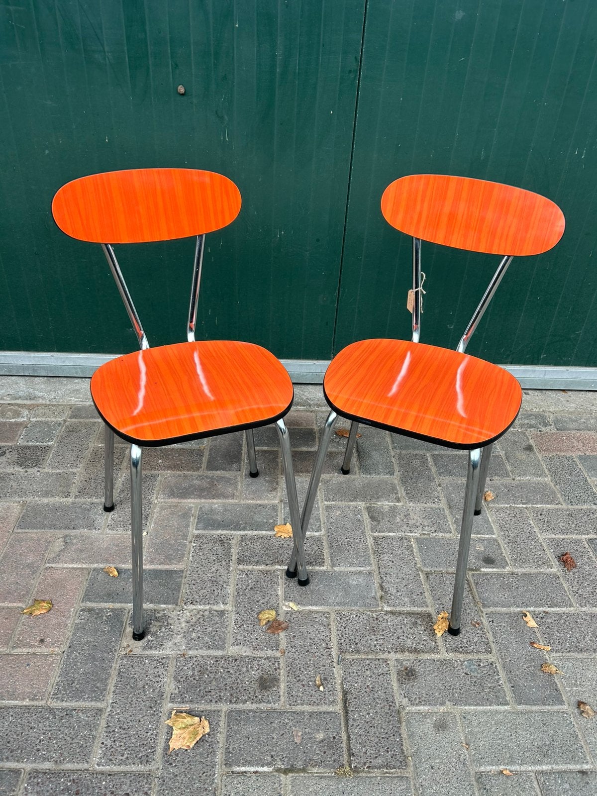 2 vintage jaren 70 oranje Formica stoelen, Ophalen, Huis en Inrichting