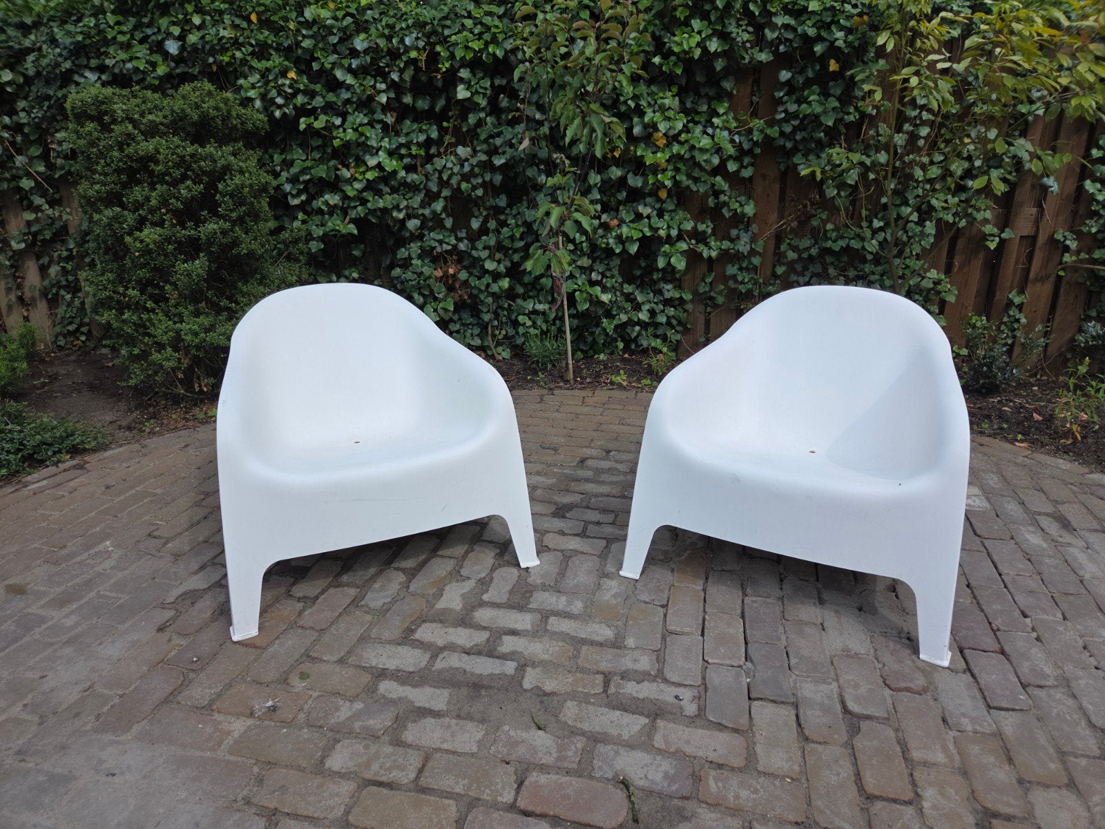 Witte kunststof tuinstoelen (2 stuks) Skarpo van Ikea, Ophalen of Verzenden, Gebruikt, Kunststof