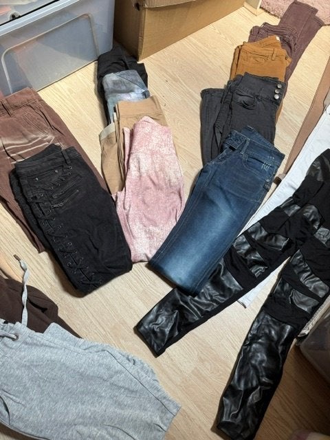 Marktkleding: Broeken (42 stuks), Ophalen, Overige kleuren, Zo goed als nieuw, Maat 34 (XS) of kleiner