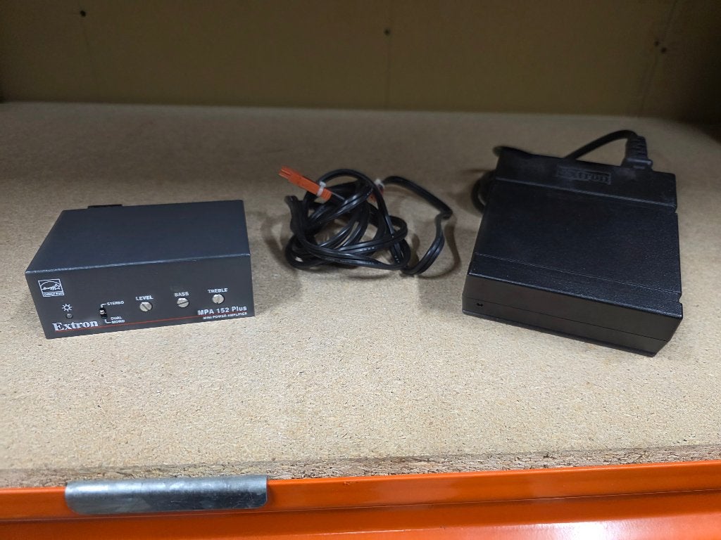 Extron MPA152Plus Stereo Amplifier 15 Watts Per Channel, Muziek en Instrumenten, Gebruikt, ., Ophalen of Verzenden, .