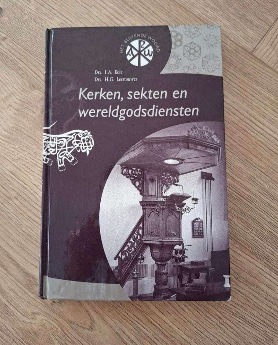Kerken, sekten en wereldgodsdiensten door Kole -CGO, Boeken, Ophalen of Verzenden