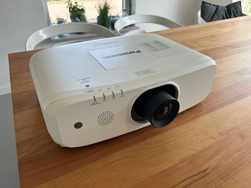 beamer om het WK op groot scherm te kijken, Audio, Tv en Foto, Beamers, Ophalen, Panasonic, LED, Zo goed als nieuw