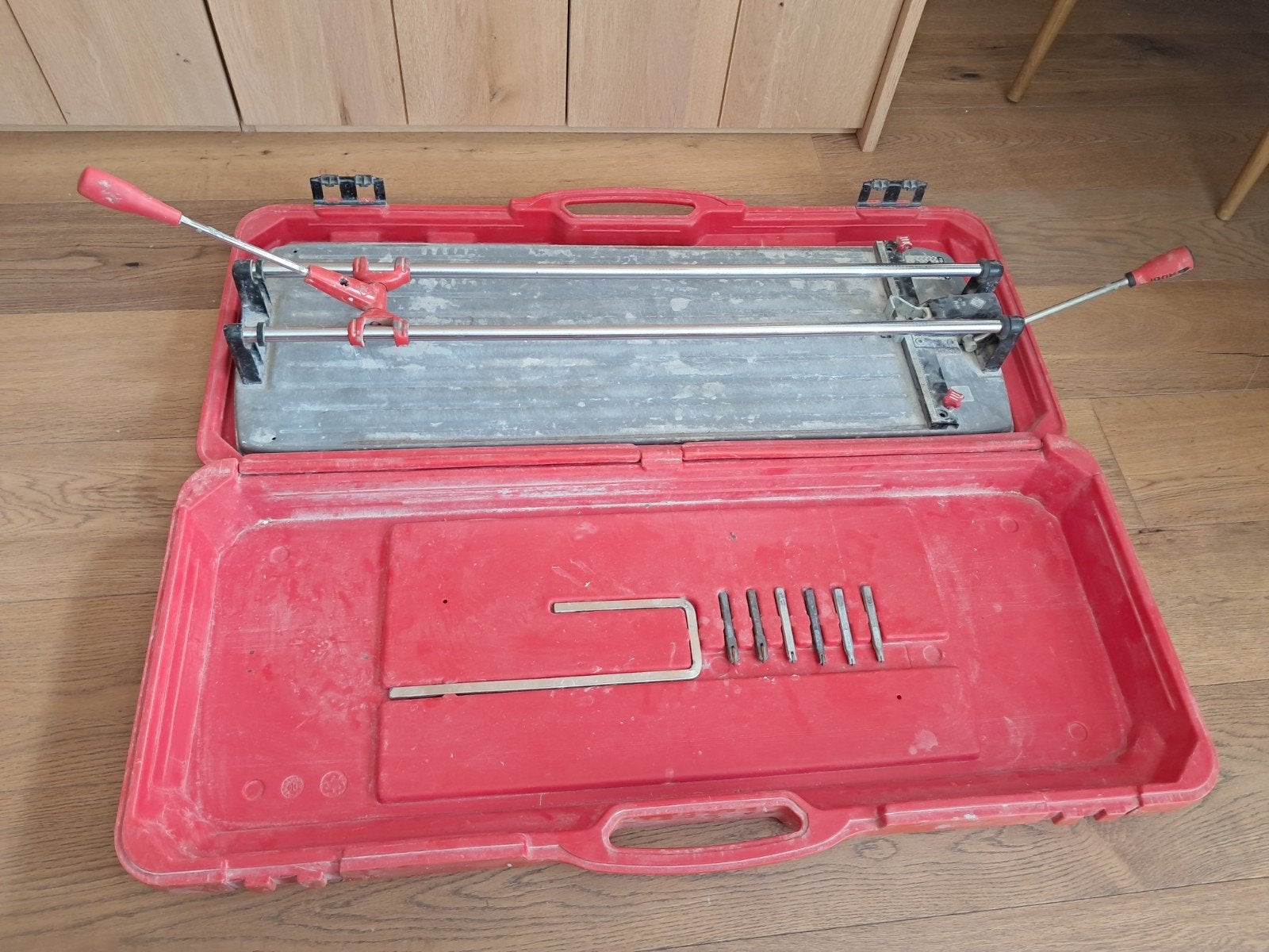 Rubi TS-70 Tegelsnijder met koffer en extra wieltjes, Doe-het-zelf en Verbouw, Ophalen of Verzenden, Gebruikt, Snijgereedschap