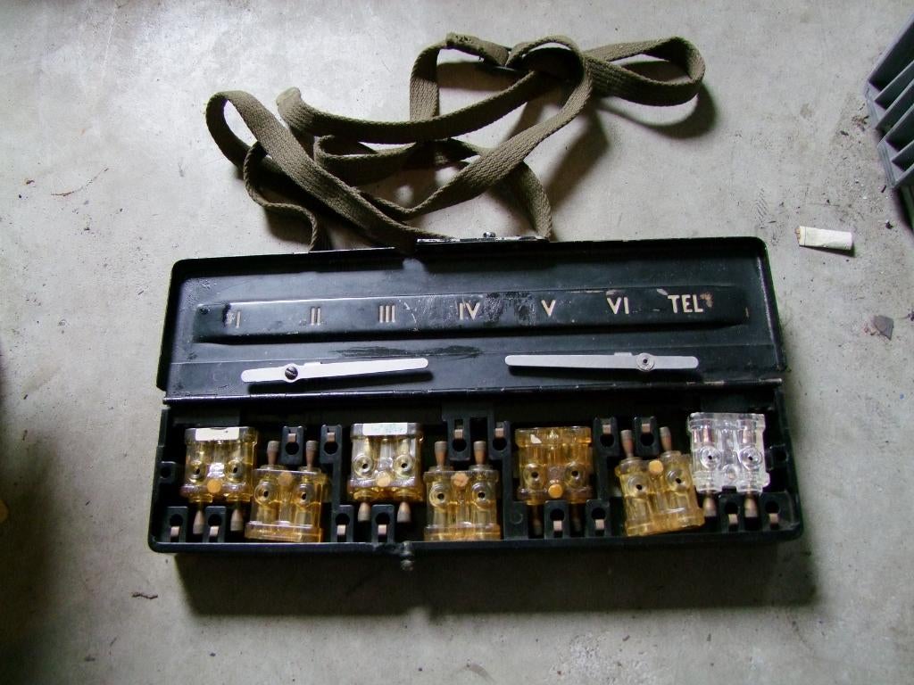 Oude telefooncentrale mt 313/gt ex nl leger (plug holder), Ophalen of Verzenden, Landmacht, Nederland, Overige typen
