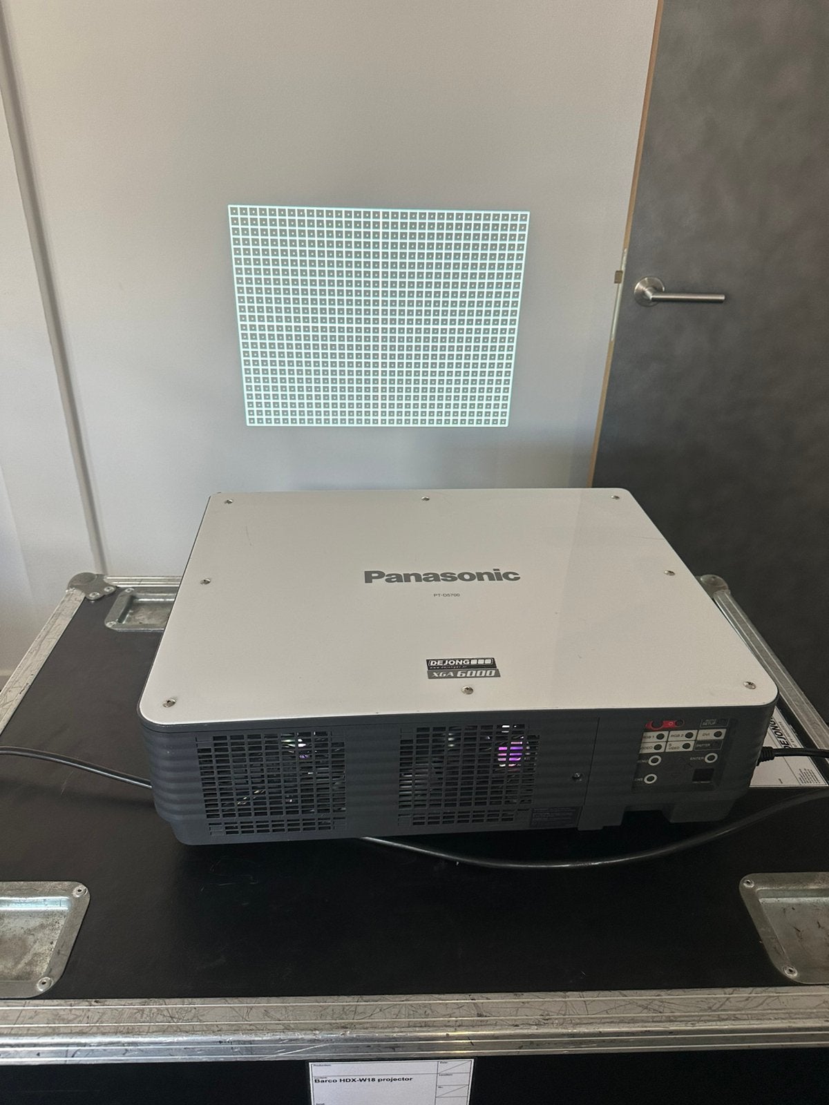 Panasonic PT-D5700 projector, Ophalen, Gebruikt