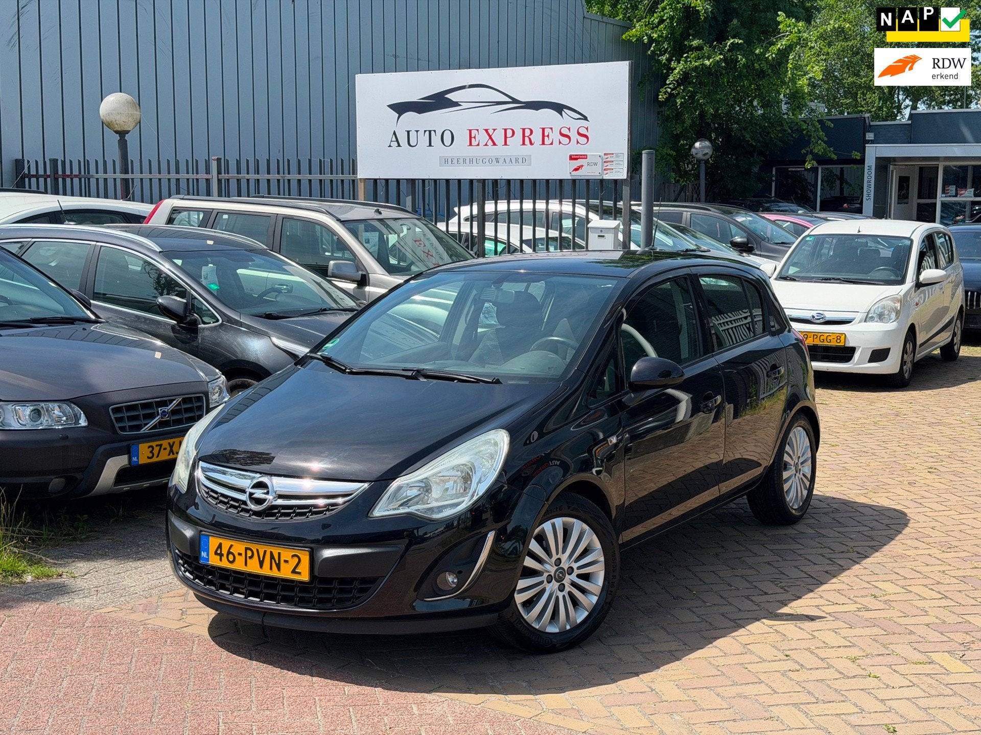 Opel Corsa 1.4-16V Edition/Airco/Cruise/Navigatie/Nap/Apk/2E, Euro 5, Gebruikt, 1398 cc, 4 cilinders
