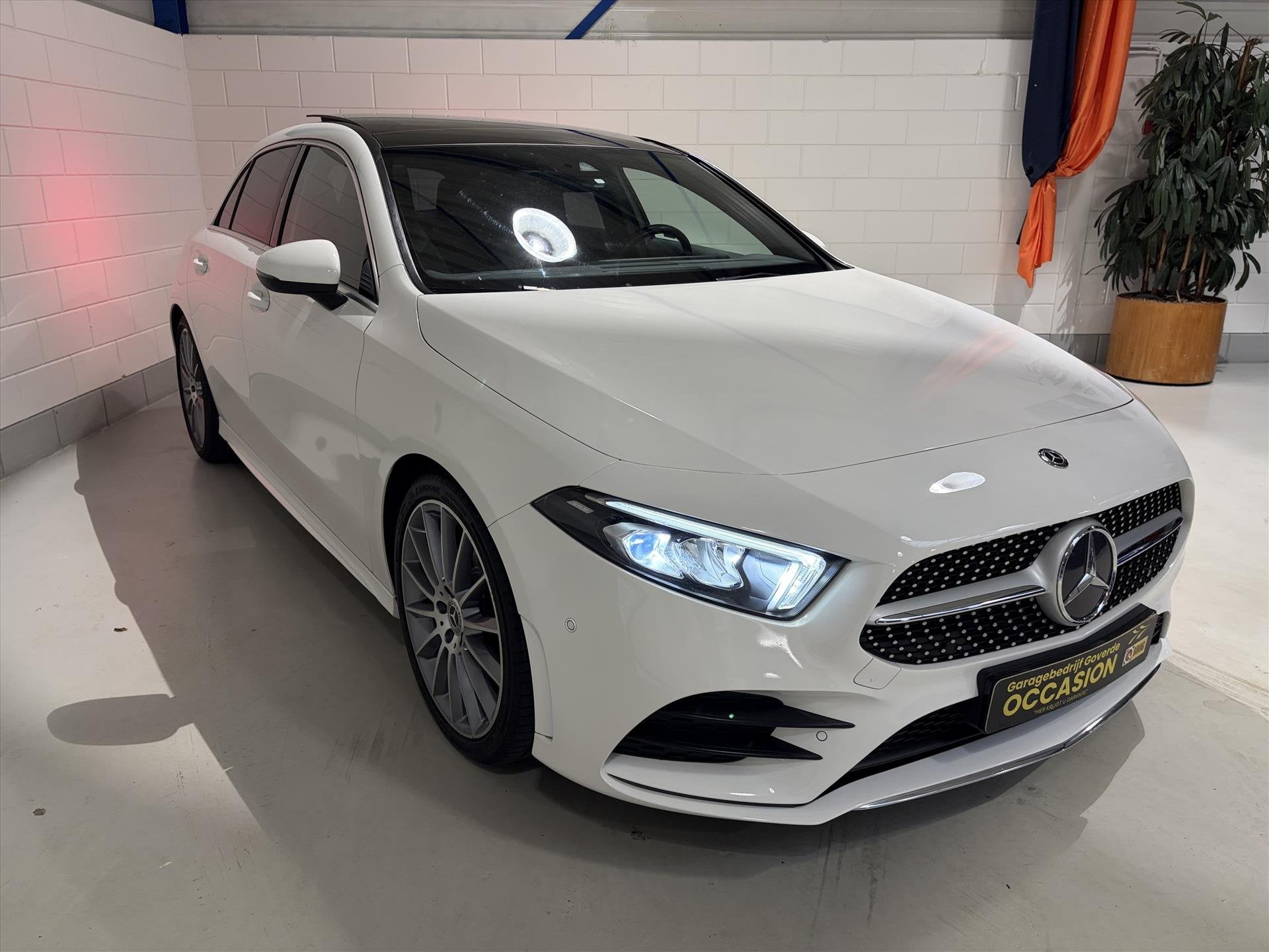MERCEDES A-Klasse A 180 136pk 7G AMG-Line, Panorama, Widescr, Auto's, Dealer onderhouden, 136 pk, Gebruikt, 4 cilinders