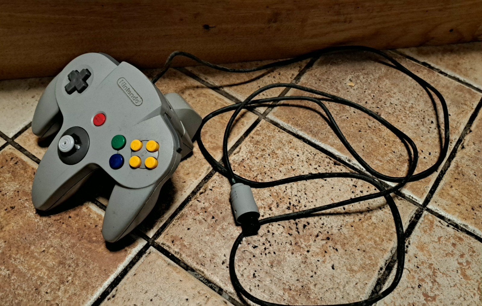 N64 Controller met Rumble Pak en Memory Card, Spelcomputers en Games, Ophalen of Verzenden, Zo goed als nieuw, Met 1 controller