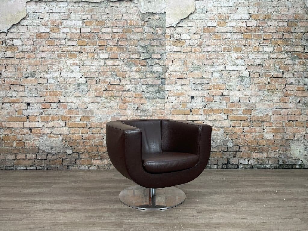 B&B Italia Tulip Armchair bruin bij TheReSales