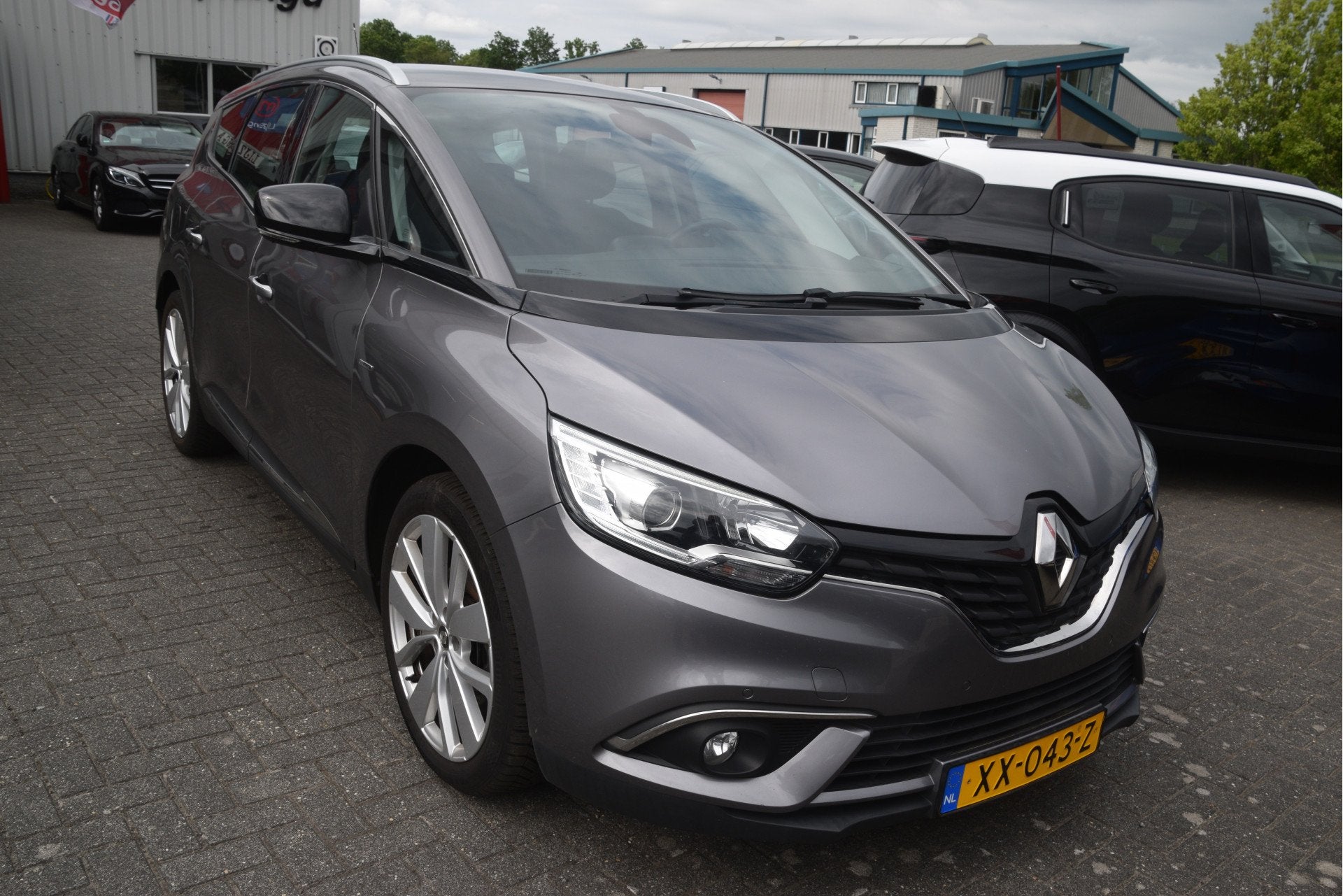 Renault Grand Scénic 1.3 TCe Limited 7p. Carplay | DAB | Ke, Stof, Euro 6, 4 cilinders, Met garantie (alle)