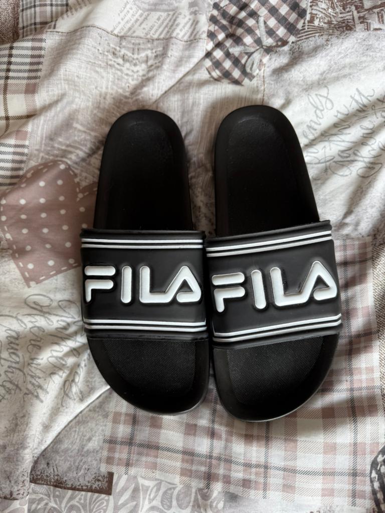Fila slippers maat 40, Ophalen of Verzenden, Nieuw, Zwart, Slippers