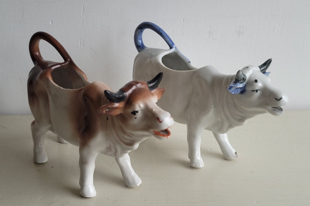2 antieke koetjes - melkkannetjes van porselein, Ophalen of Verzenden