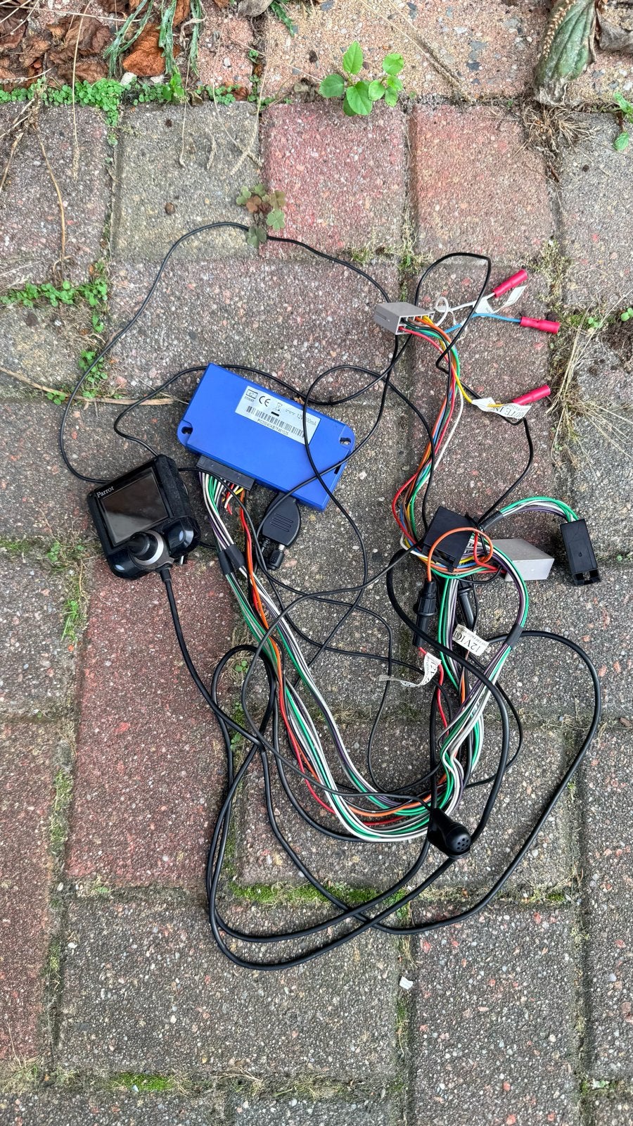 Parrot carkit - Werkend uit auto gehaald, Ophalen of Verzenden, Gebruikt