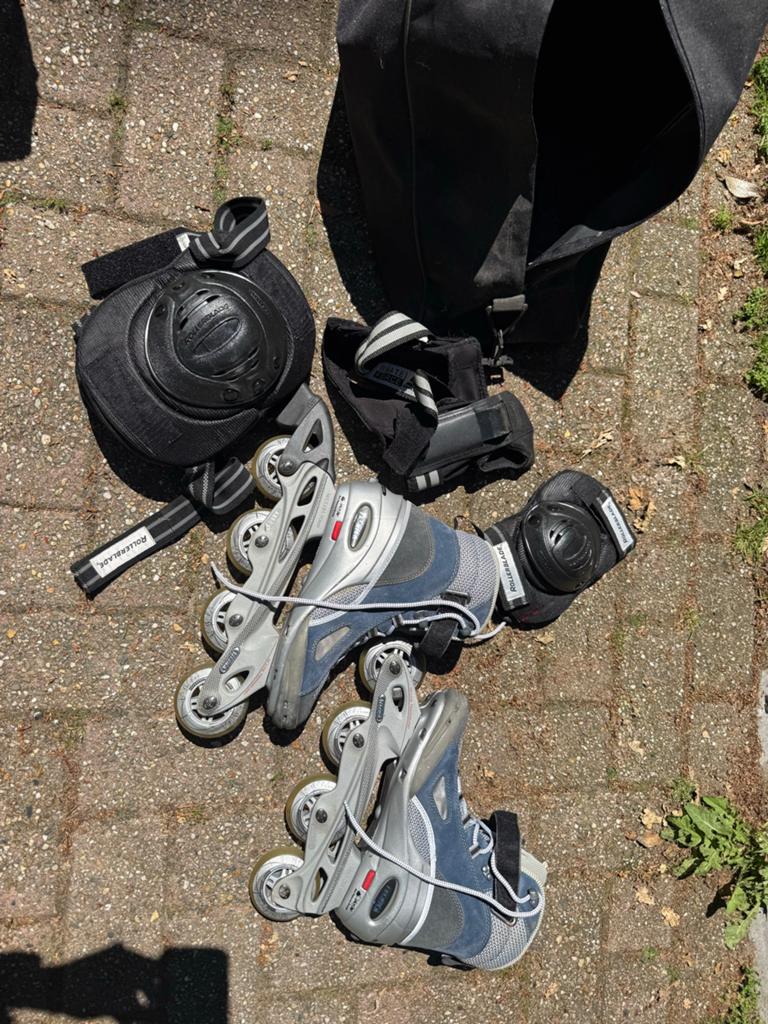 Skeelers maat 40 met bescherming en tas, Sport en Fitness, Gebruikt, Inline skates 4 wielen, Dames, Ophalen