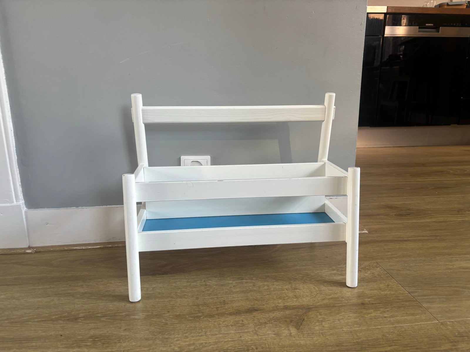 IKEA Flisat Boekenrek - Wit met blauwe accenten, Ophalen, Met plank(en), Minder dan 50 cm, Zo goed als nieuw