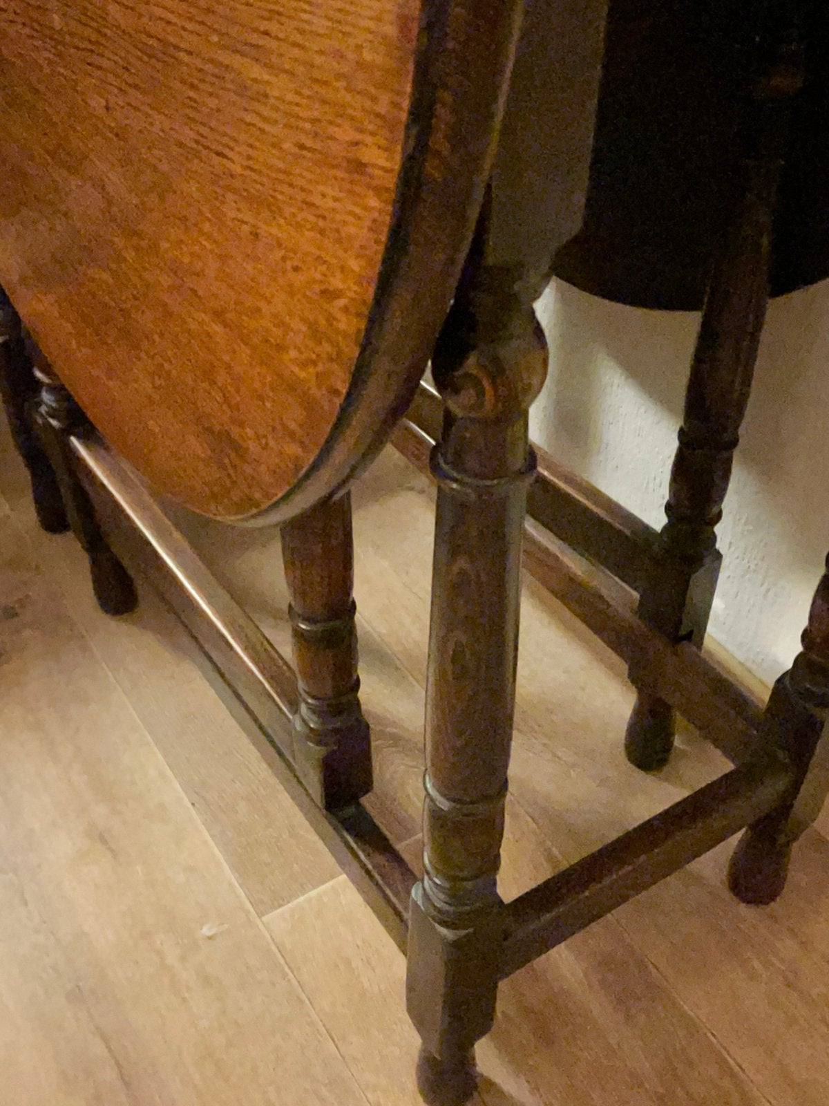 Antieken Engelse hangoortafel, Ophalen