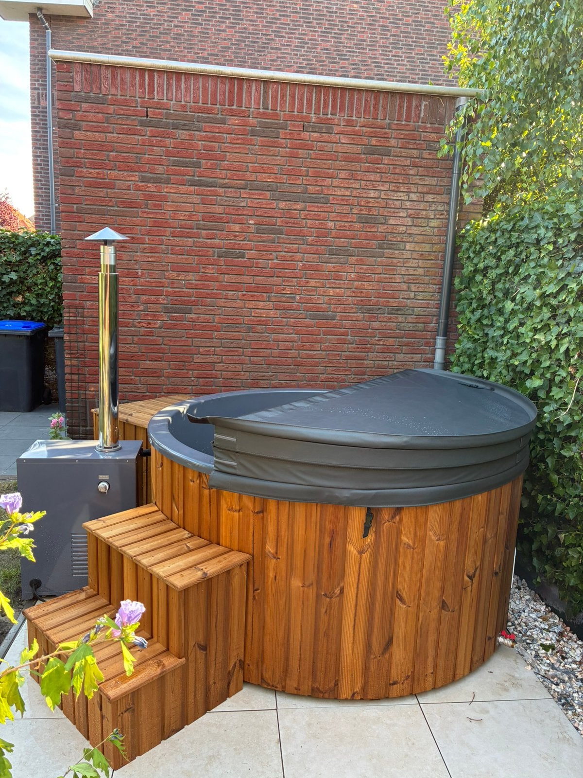 Luxe hottub 4-6 pers + rexener bio diesel + VOORRAAD, Ophalen, Trap, 7921AE, Fast Fair b.v.