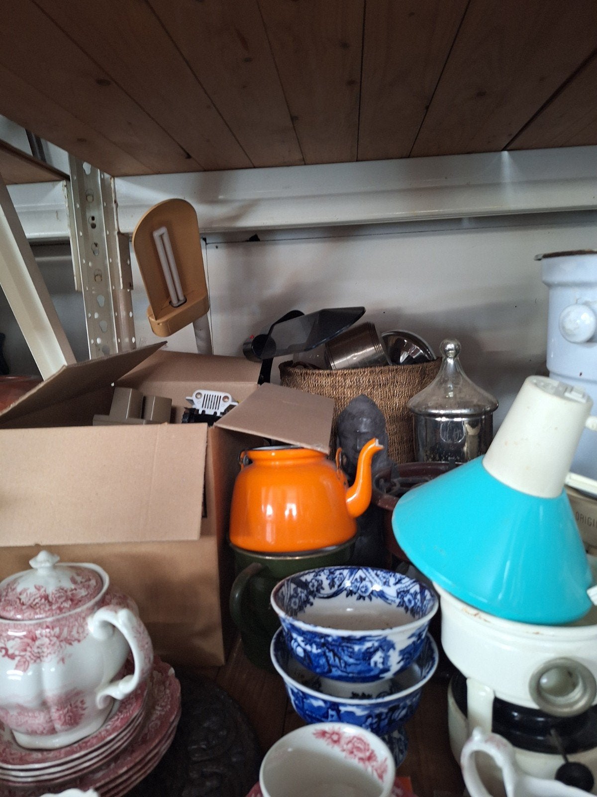 rommelmarkt spullen loods, Ophalen